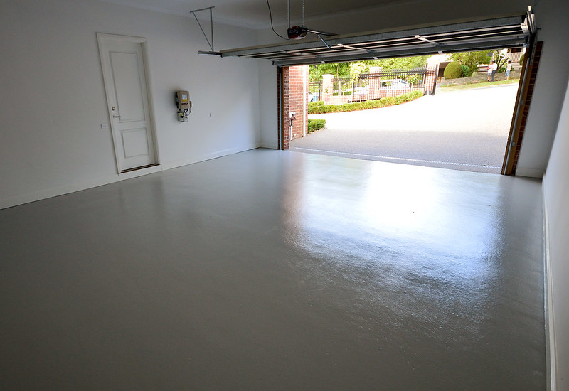 Garage Floor Epoxy: Transform Your Space Into a Sleek and Resilient Workshop